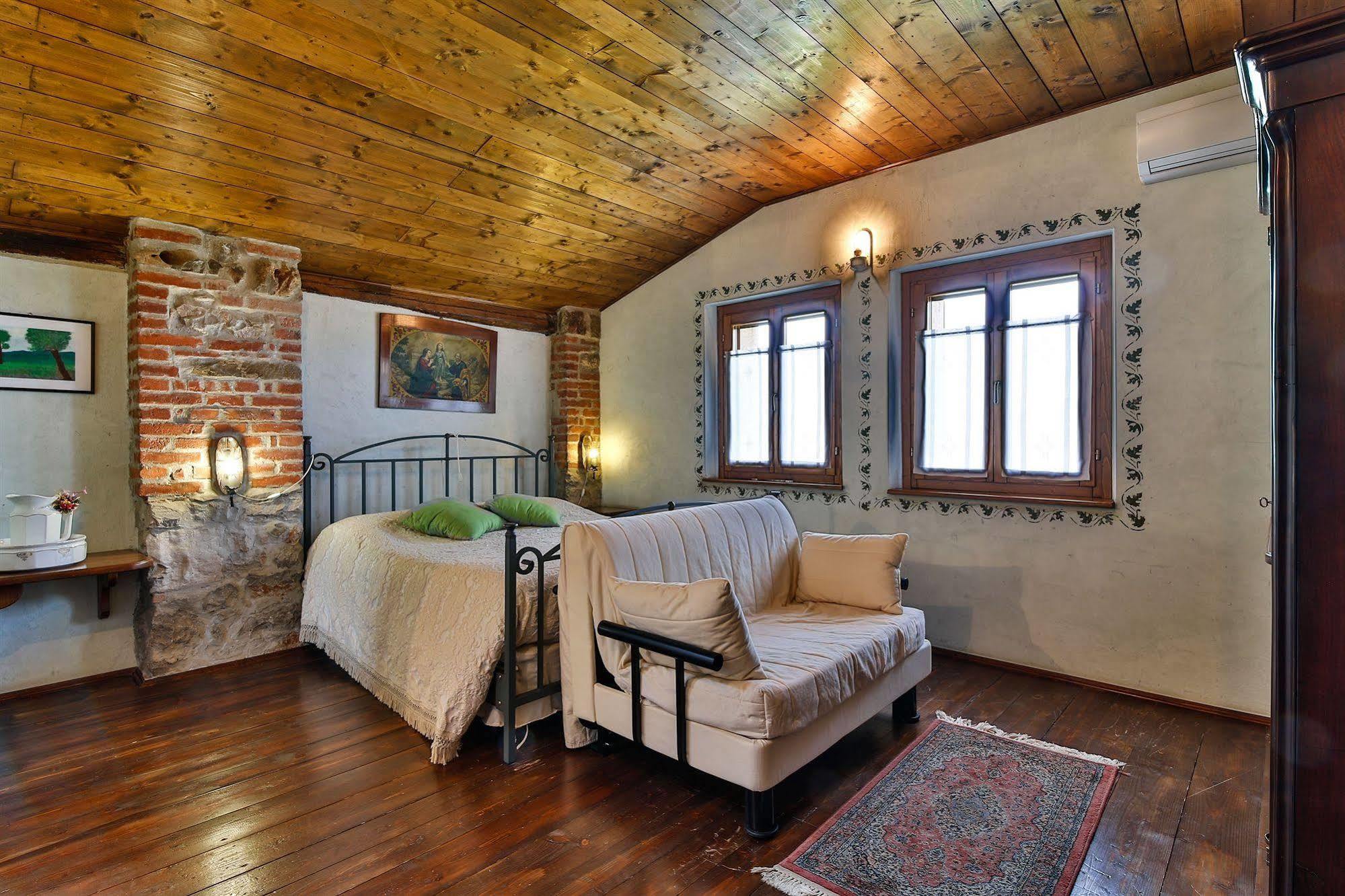 Agriturismo Borg Da Ocjs Medea Екстериор снимка